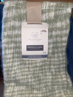 The Farmhouse by Rachel Ashwell Decorative Throw - Sage Green